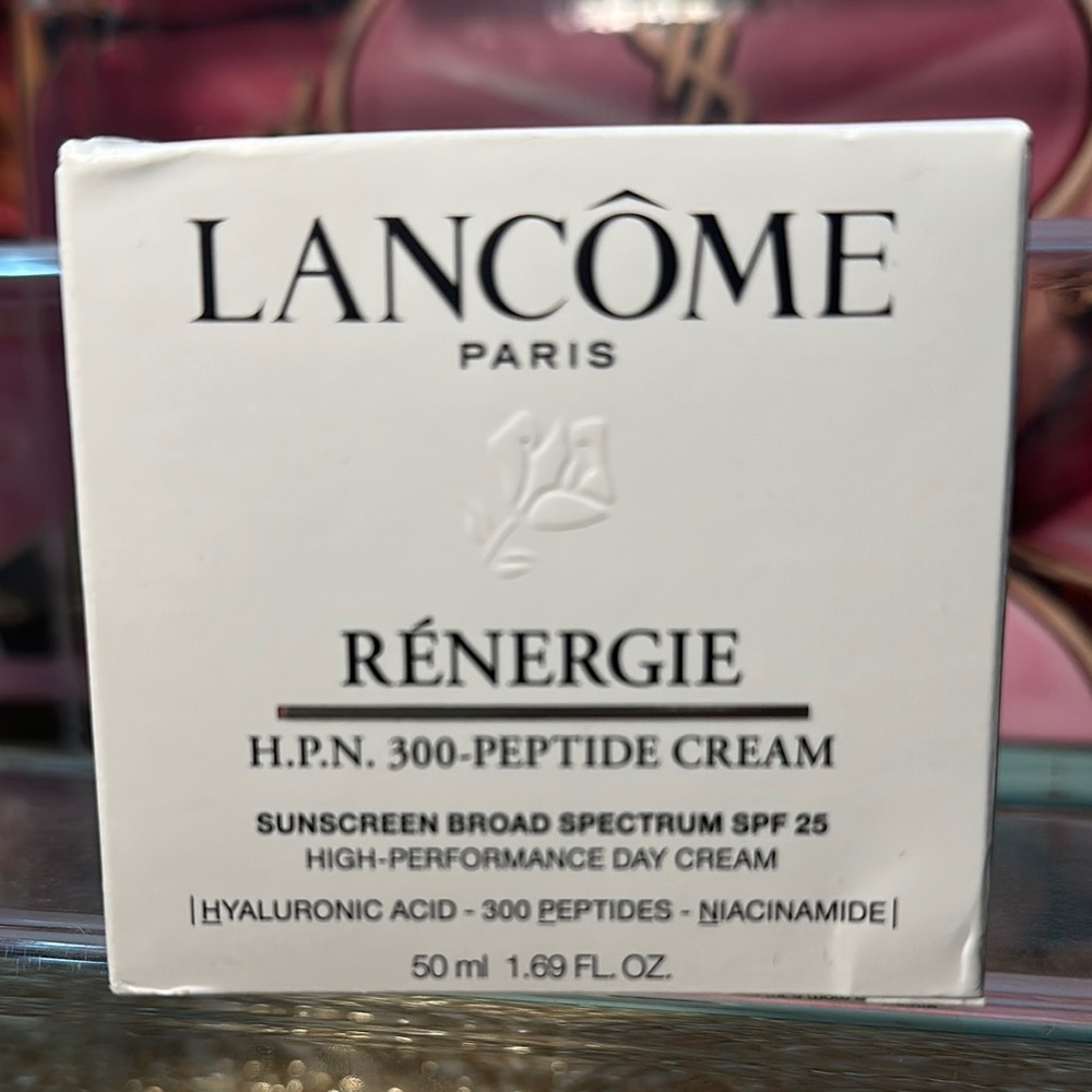 Lancome White Moisturizer Rénergie Lifting Cream